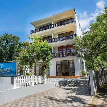 Hotel Vacanza Mirissa Exterior photo